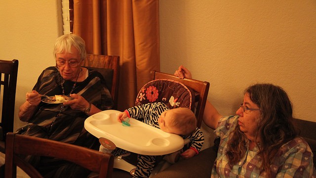 לצאת מהשגרה עם תינוק בארוחת החג (צילום: flickr-aaron-goodman-cc-nd2)